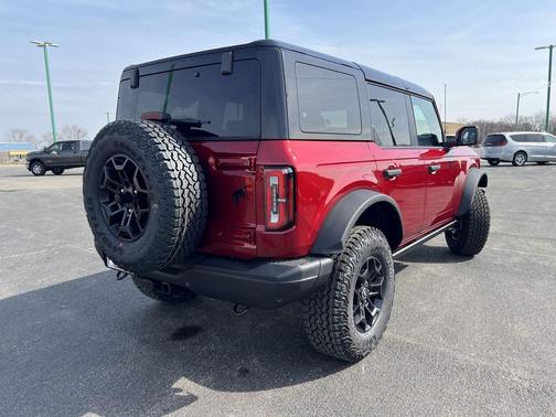 Ruby Red Metallic Tinted Clearcoat 2026 Ford Bronco Badlands