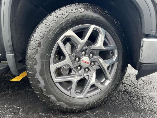 Onyx Black 2026 GMC Sierra 1500 SLT
