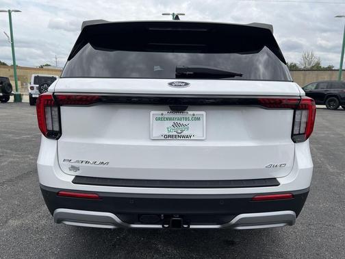 Star White Metallic Tri-Coat 2026 Ford Explorer Platinum