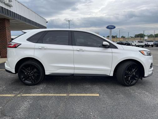 Star White Metallic Tri-Coat 2024 Ford Edge ST