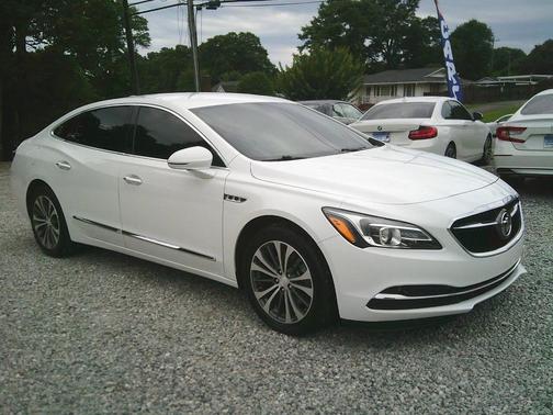 White 2017 Buick LaCrosse Essence
