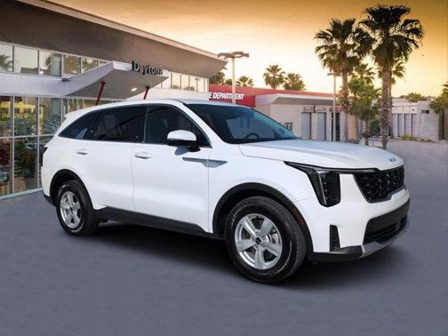 White Pearl 2025 Kia Sorento LX