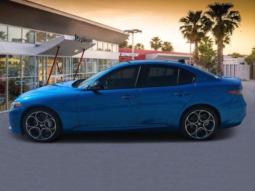 2025 Alfa Romeo Giulia Base