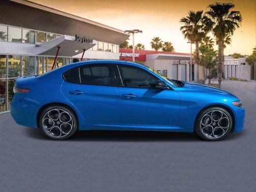 2025 Alfa Romeo Giulia Base