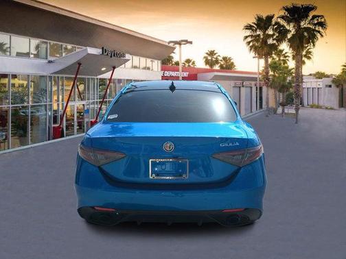 2025 Alfa Romeo Giulia Base