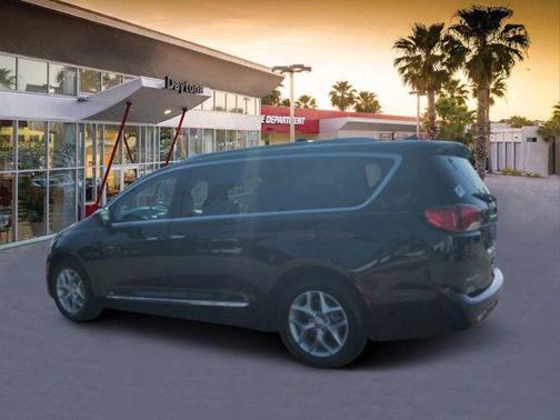 2020 Chrysler Pacifica Touring-L