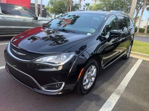 2020 Chrysler Pacifica Touring-L