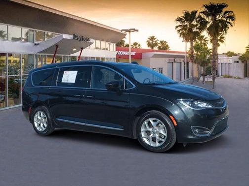 2020 Chrysler Pacifica Touring-L