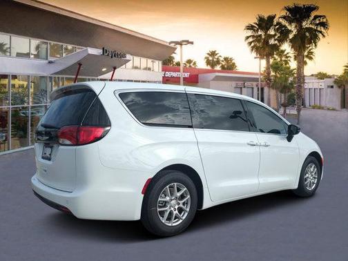 2026 Chrysler Voyager LX