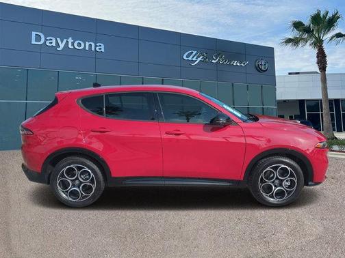 2025 Alfa Romeo Tonale Base