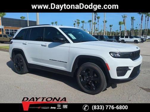 2025 Jeep Grand Cherokee Laredo