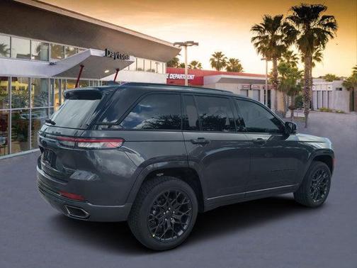 2025 Jeep Grand Cherokee Summit