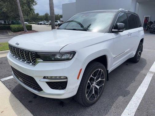 2022 Jeep Grand Cherokee Summit