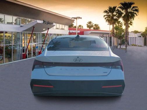 2025 Hyundai ELANTRA HEV Limited