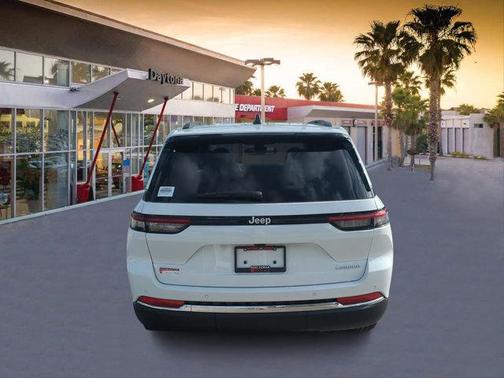 2025 Jeep Grand Cherokee Laredo X