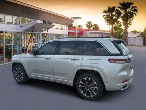 2025 Jeep Grand Cherokee Overland