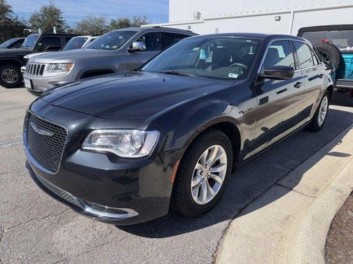 2016 Chrysler 300 Limited