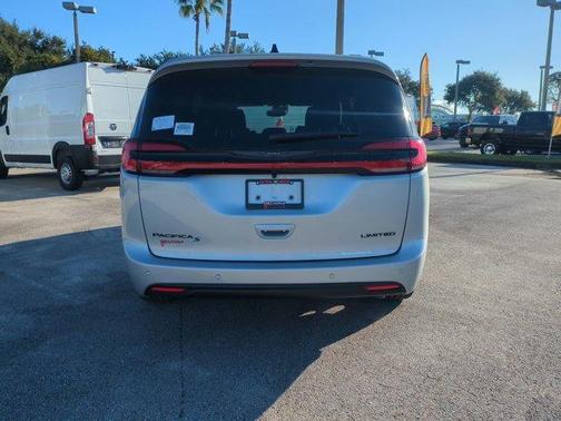 2026 Chrysler Pacifica Limited