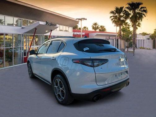 2025 Alfa Romeo Stelvio Base