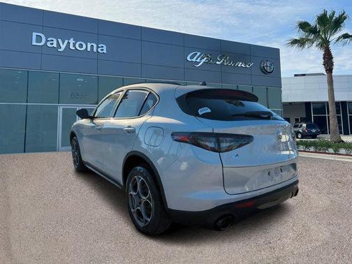 2025 Alfa Romeo Stelvio Base