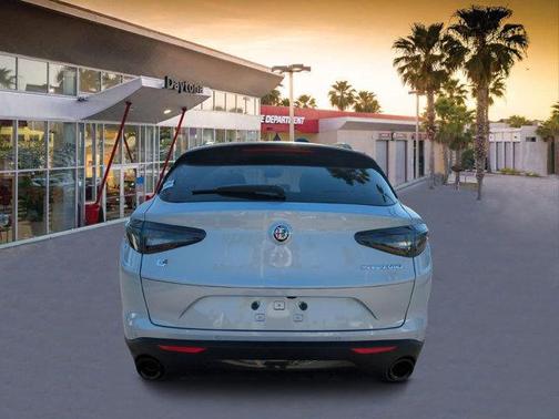 2025 Alfa Romeo Stelvio Base