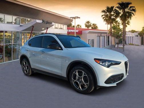 2025 Alfa Romeo Stelvio Base
