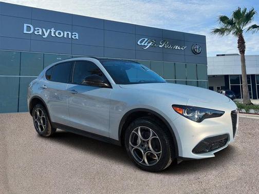 2025 Alfa Romeo Stelvio Base