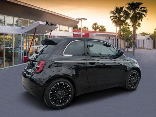 2024 FIAT 500e Music