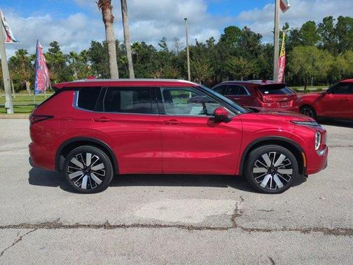 2025 Mitsubishi Outlander SEL