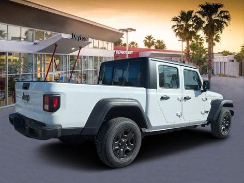 2026 Jeep Gladiator Sport