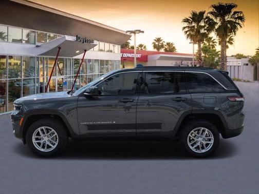 Metallic 2024 Jeep Grand Cherokee Laredo X