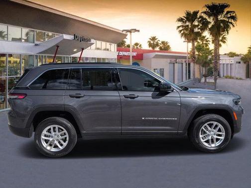 Metallic 2024 Jeep Grand Cherokee Laredo X