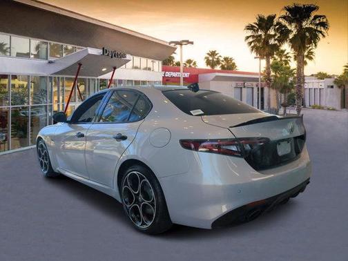 2025 Alfa Romeo Giulia Base