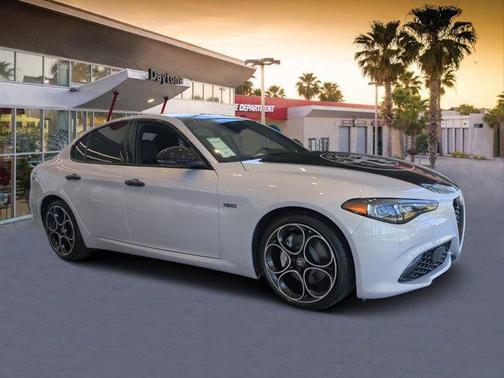 2025 Alfa Romeo Giulia Base