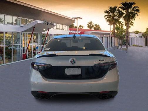 2025 Alfa Romeo Giulia Base