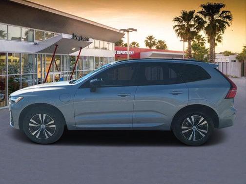 2025 Volvo XC60 Plug-In Hybrid T8 Core