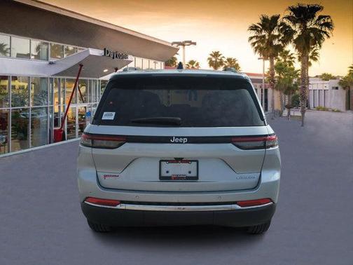2025 Jeep Grand Cherokee Laredo X