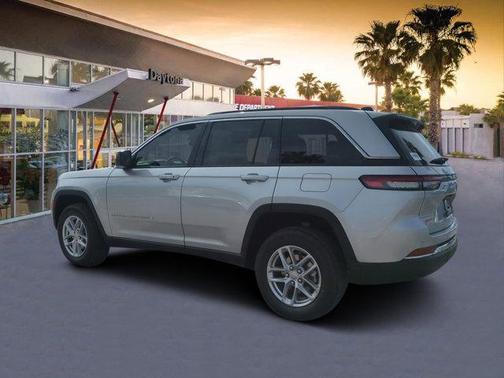2025 Jeep Grand Cherokee Laredo X