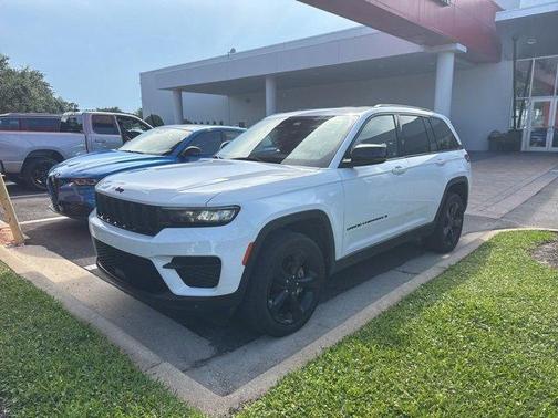 2023 Jeep Grand Cherokee Altitude