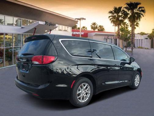 2026 Chrysler Voyager LX