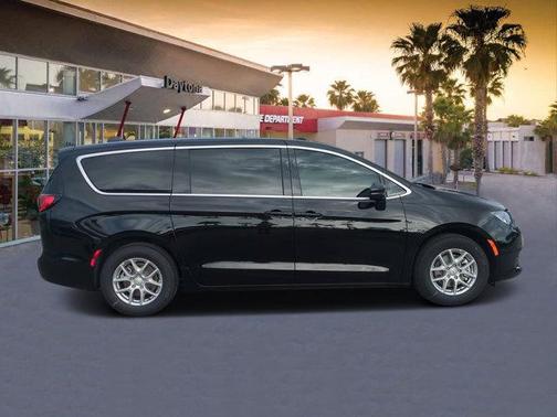 2026 Chrysler Voyager LX
