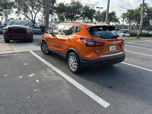 2022 Nissan Rogue Sport SV