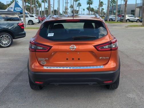 2022 Nissan Rogue Sport SV