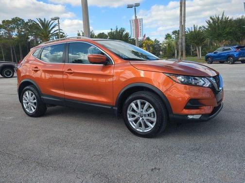 2022 Nissan Rogue Sport SV