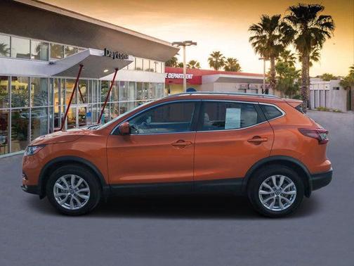 2022 Nissan Rogue Sport SV