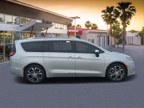 2026 Chrysler Pacifica Pinnacle
