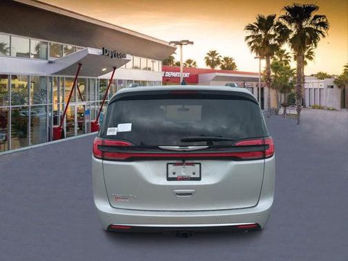 2026 Chrysler Pacifica Pinnacle