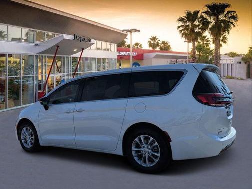 2026 Chrysler Pacifica Pinnacle