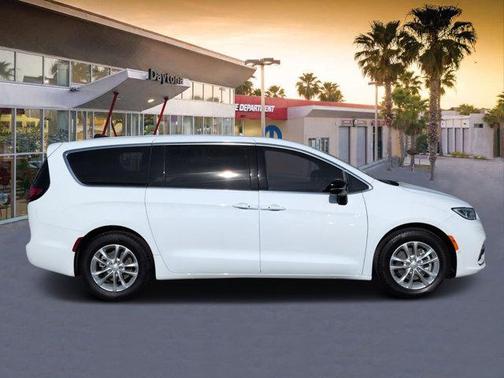 2026 Chrysler Pacifica Pinnacle