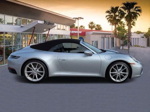 2022 Porsche 911 Carrera